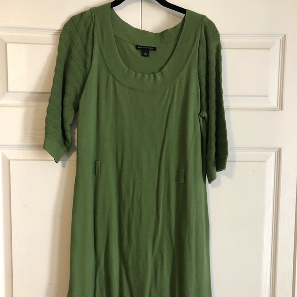 Dress - Picture 1 of 2